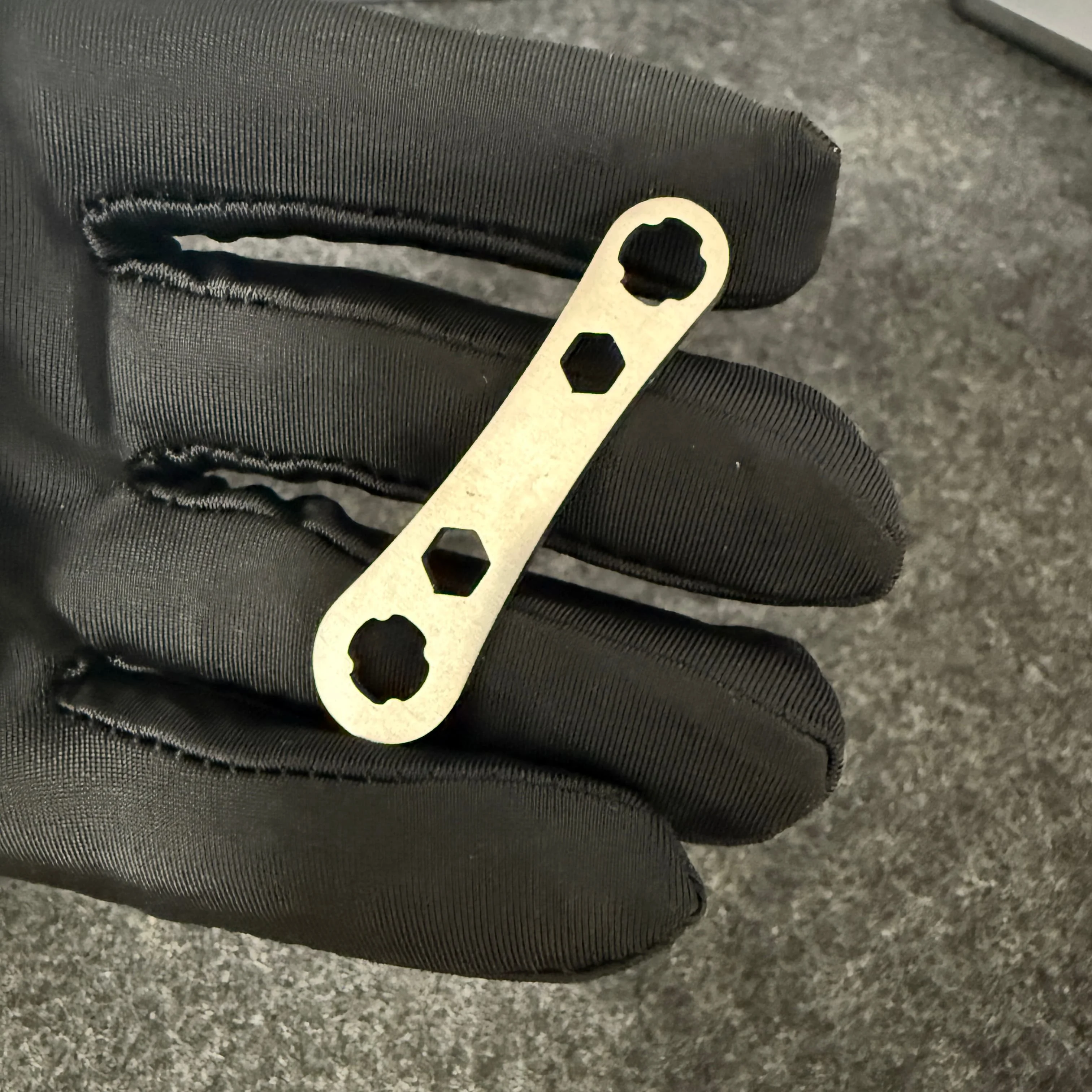 مفتاح ربط يستخدم لإصلاح التفكيك لملحقات Gerber MP400 MP600 ذاتية الصنع للسائق المركزي