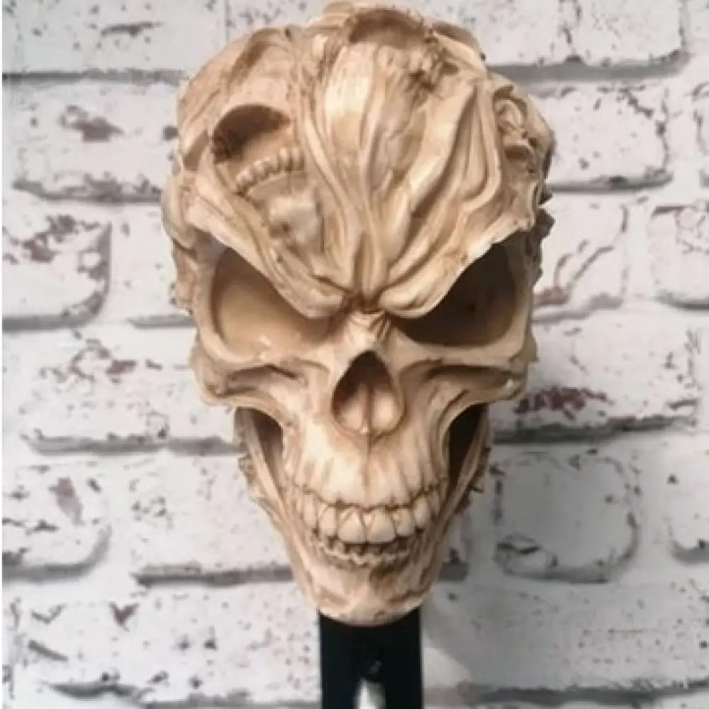 Decorative Skull Helmet Stand Resin Wall Rack Creative Storage Accessory For Motorbike Enthusiast Gift Decoration