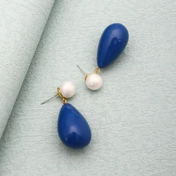 Retro Contrasting Color Blue Resin Water Droplet White Pearl Holiday Dopamine Minimalist Earrings for Women Party Jewelry Gifts