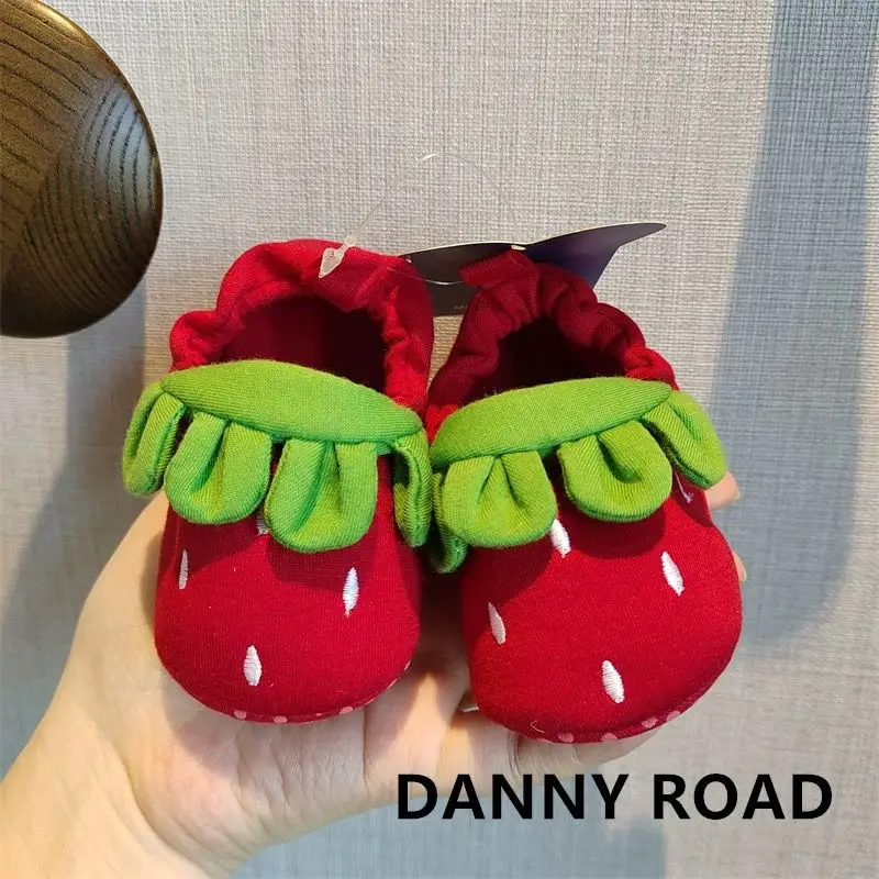 

New Baby Casual Shoes Cute and Sweet Strawberry Baby Shoes Soft Sole Comfortable and Non slip Baby Walking Shoes