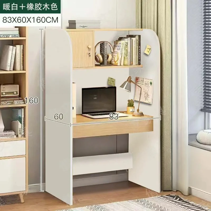 يأخذ الطلاب المكتبيون لغرفة الدراسة الذاتية امتحانًا للكمبيوتر البسيط المختلط ذو التقسيم المغلق البسيط