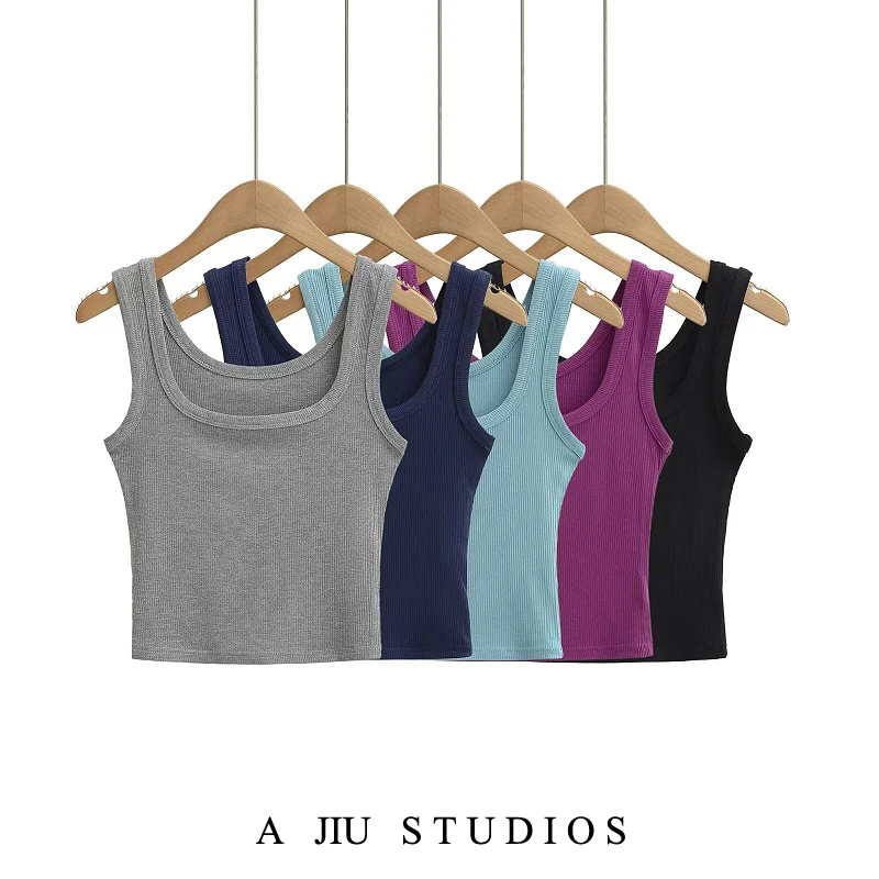 

Вязаный жилет с высокой талией и юбка-миди, комплект с двойным разрезом, модный женский ансамбль, лето 2025, сезонная коллекция