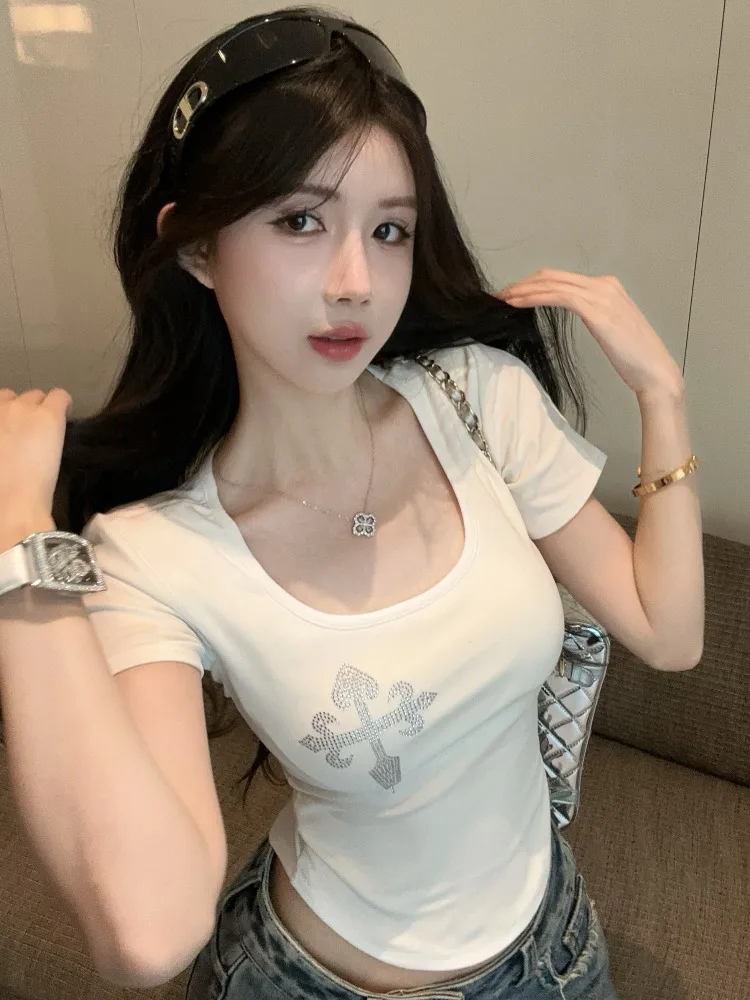 

Spicy Girl Style Short Sleeve T-Shirt Women's Summer Fashion Diamond Design Square Collar Slimming Top with Chest Pad Versati...