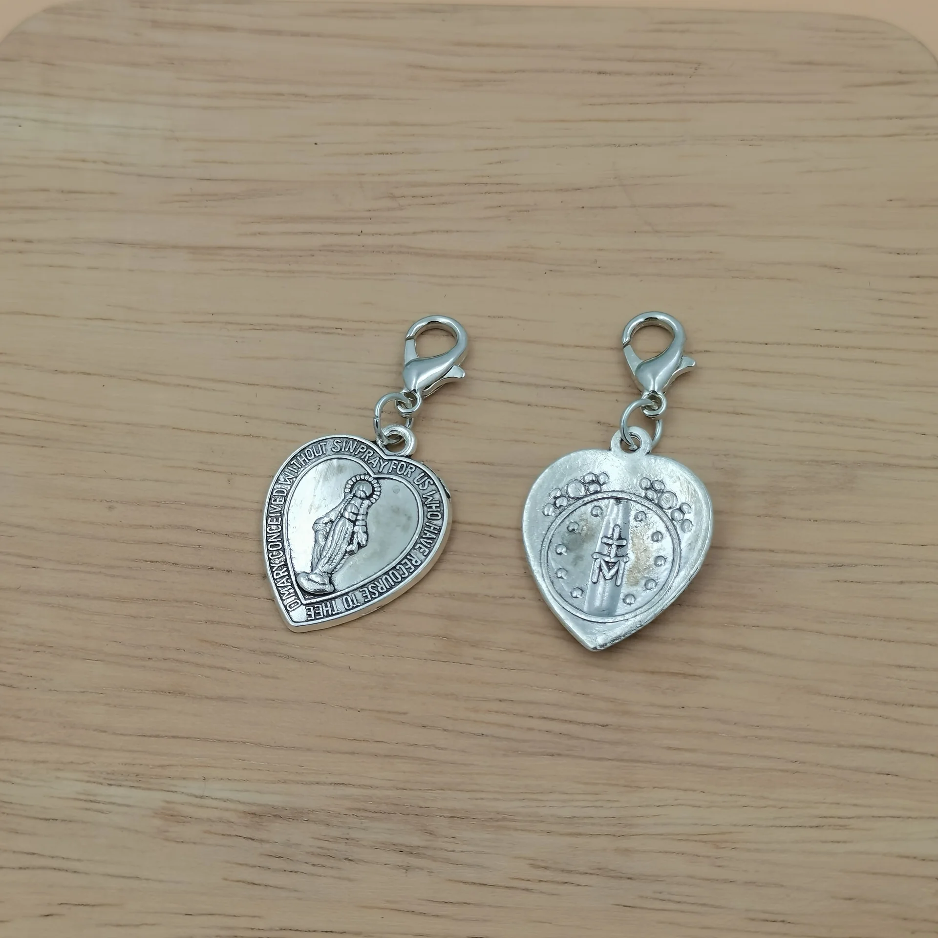 20Pcs Alloy Virgin Mary Charms Pendant Floating Lobster Clasps Suitable For Jewelry Making A-806b