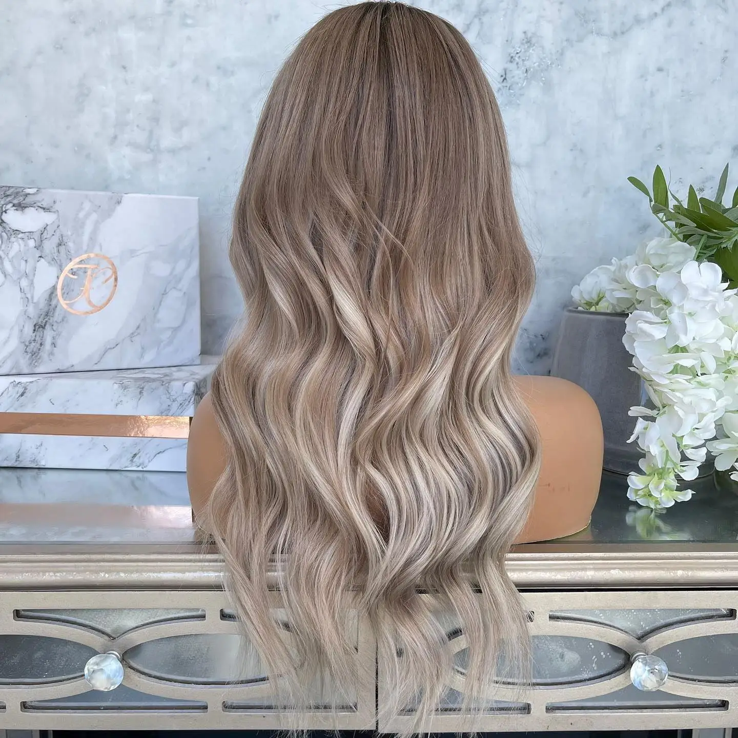 Volle Spitze Menschliches Haar Perücken Asche Blonde Highlights Lange Natürliche Welle Perücke Preplucked 13x6 Spitze Frontal Perücke Transparent spitze Perücke 150%