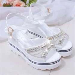 Cunha com fivela de boca de peixe para mulheres, sandálias femininas, sapatos casuais, plataforma plana, fundo grosso, strass elegante, calçado de verão, novo