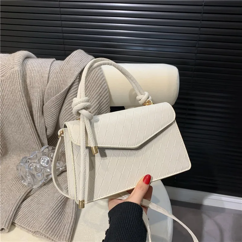 Internet Celebrity Retro Korean Handbag Women\'s 2024 New Fashion Trend Line Shoulder Small Square Bag Solid Color Messenger Bag