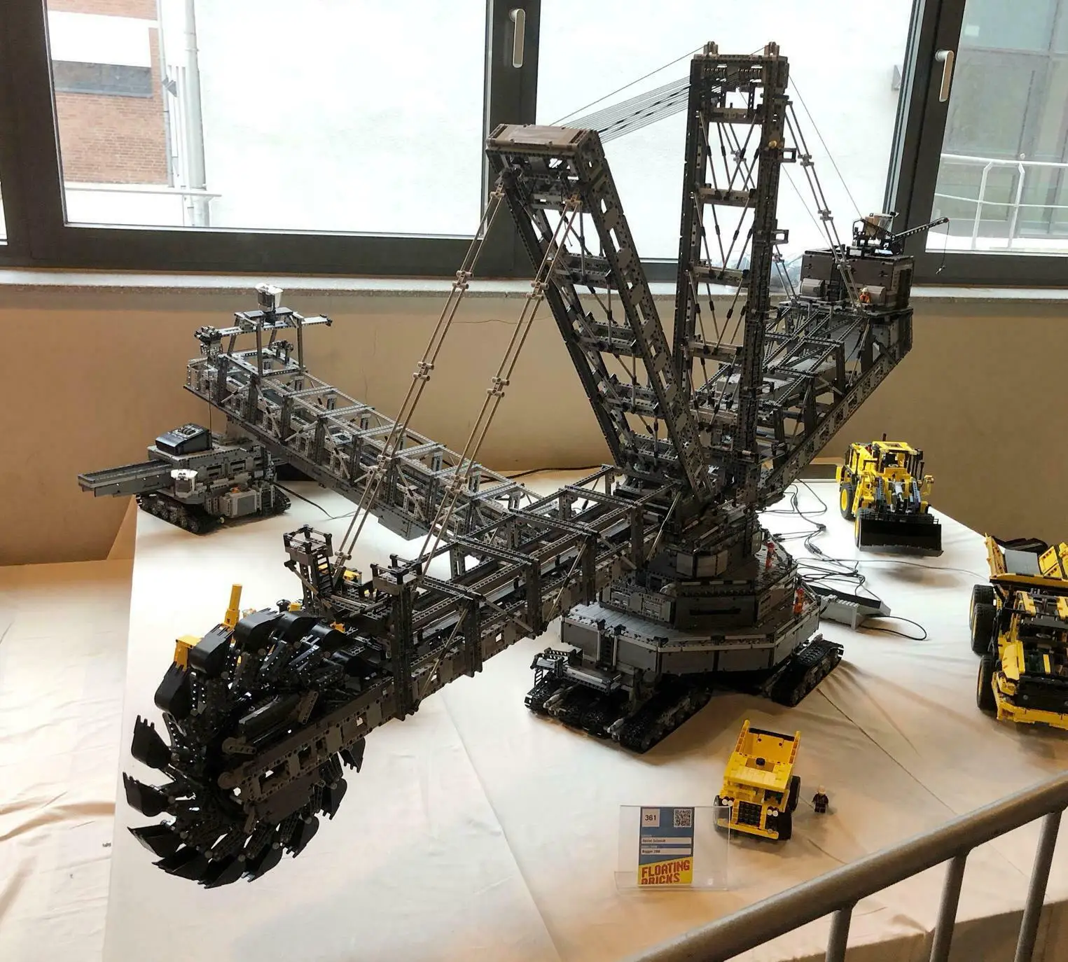 NEW Technology building block MOC engineering giant bucket wheel excavator high difficulty remote control assembly toy boy gift