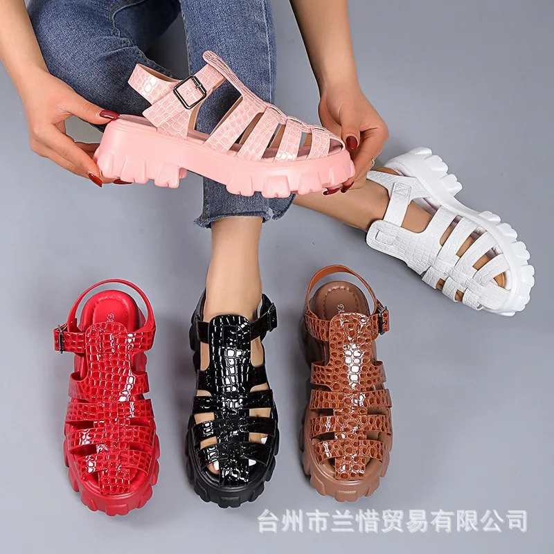 2024 Summer New Baotou Muffin Bottom Sandals Female Selling Large Size Bright Surface Platform Sandals Female