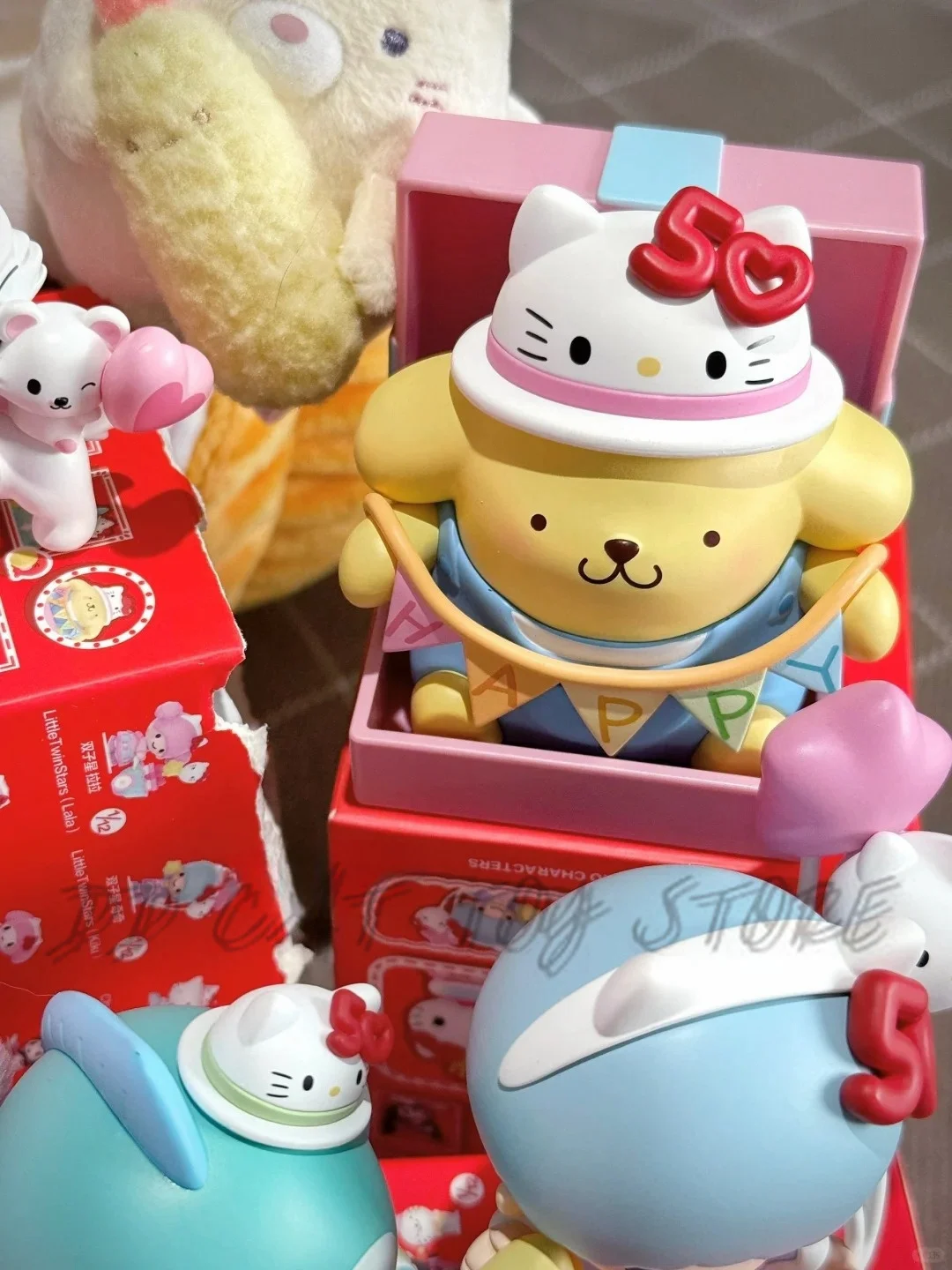 ครอบครัว Sanrio Hello Kitty 50th ANNIVERSARY Series กล่องตาบอดน่ารัก Hello Kitty Kuromi My Melody Cinnamoroll รูปของเล่น Xmas ของขวัญ