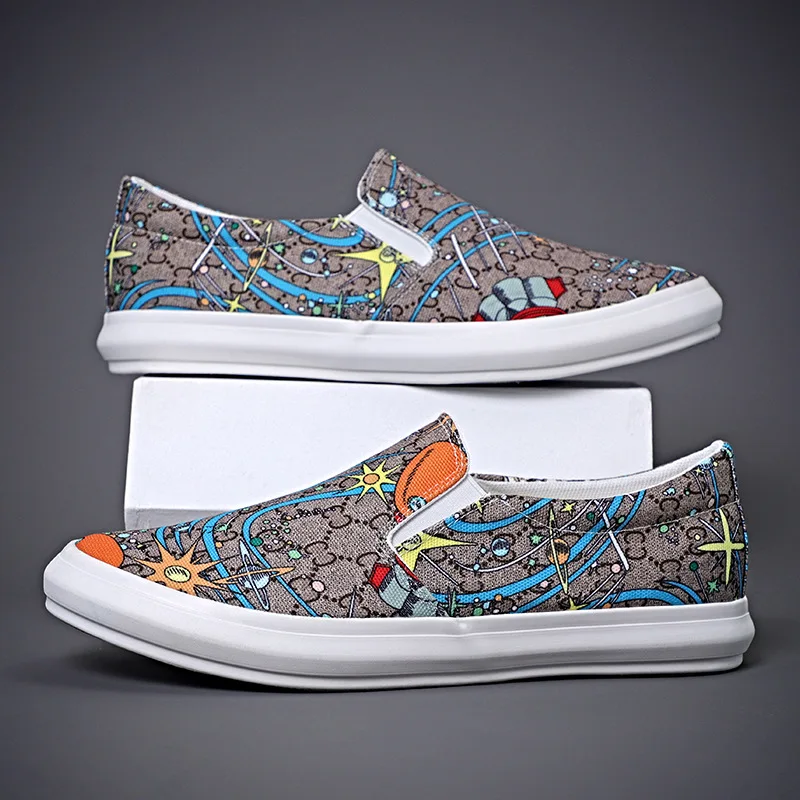 New Shoes for Men Canvas Casual Shoes Spring Trend Flower Print Flat Skateboard Shoes Youth Street Cool Slip-on Loafers