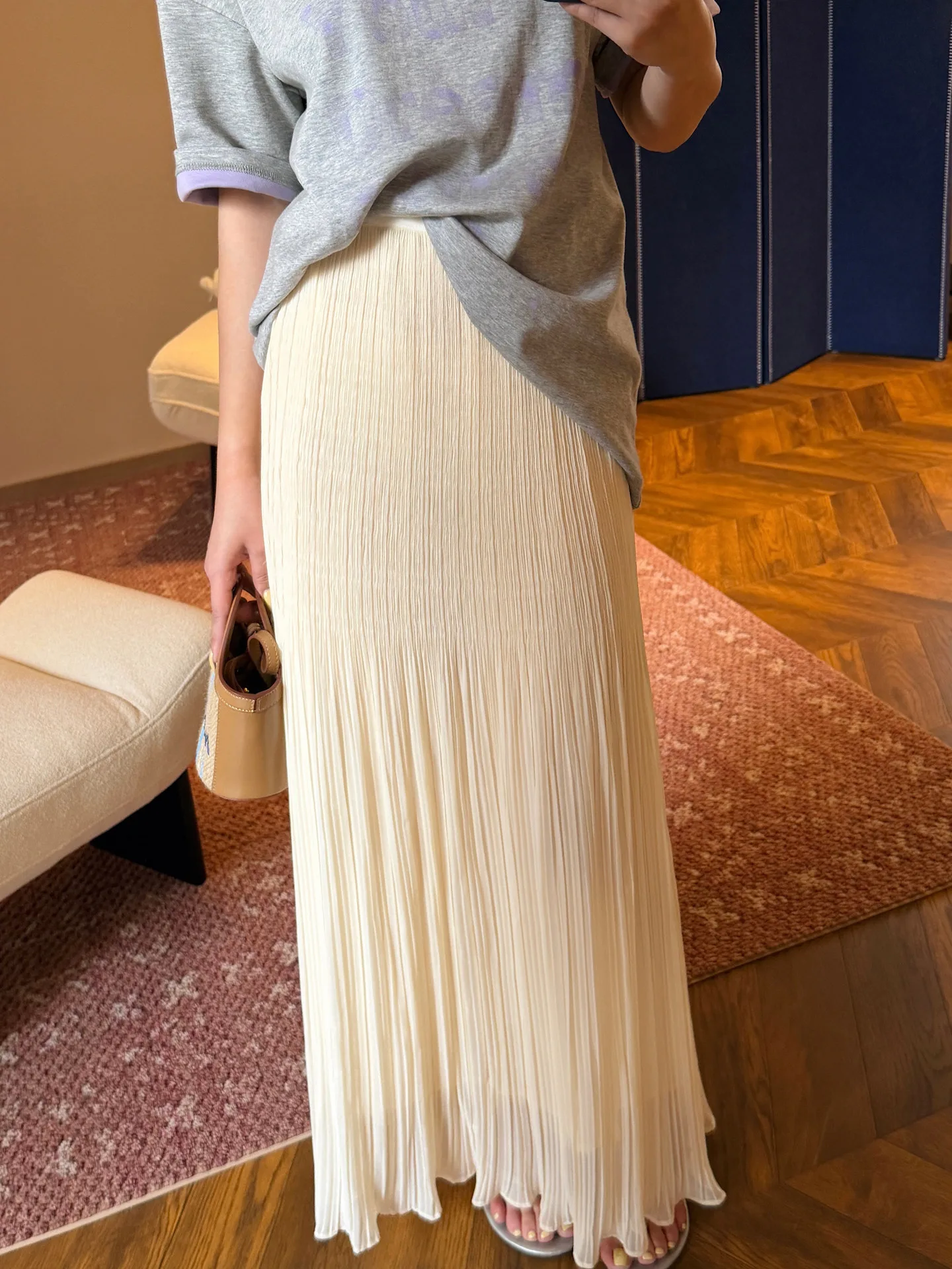

Summer Breathable Silk Long Skirt Half Body Slimming Drapey Elastic Versatile Extended Pleated Midi Skirt in Beige Color