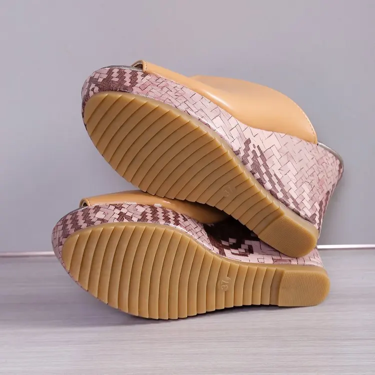2025 New Women's High Heel Slippers Fashion Wedge Heel Platform Comfortable Sandals for Women Retro Peep Toe Casual Slippers
