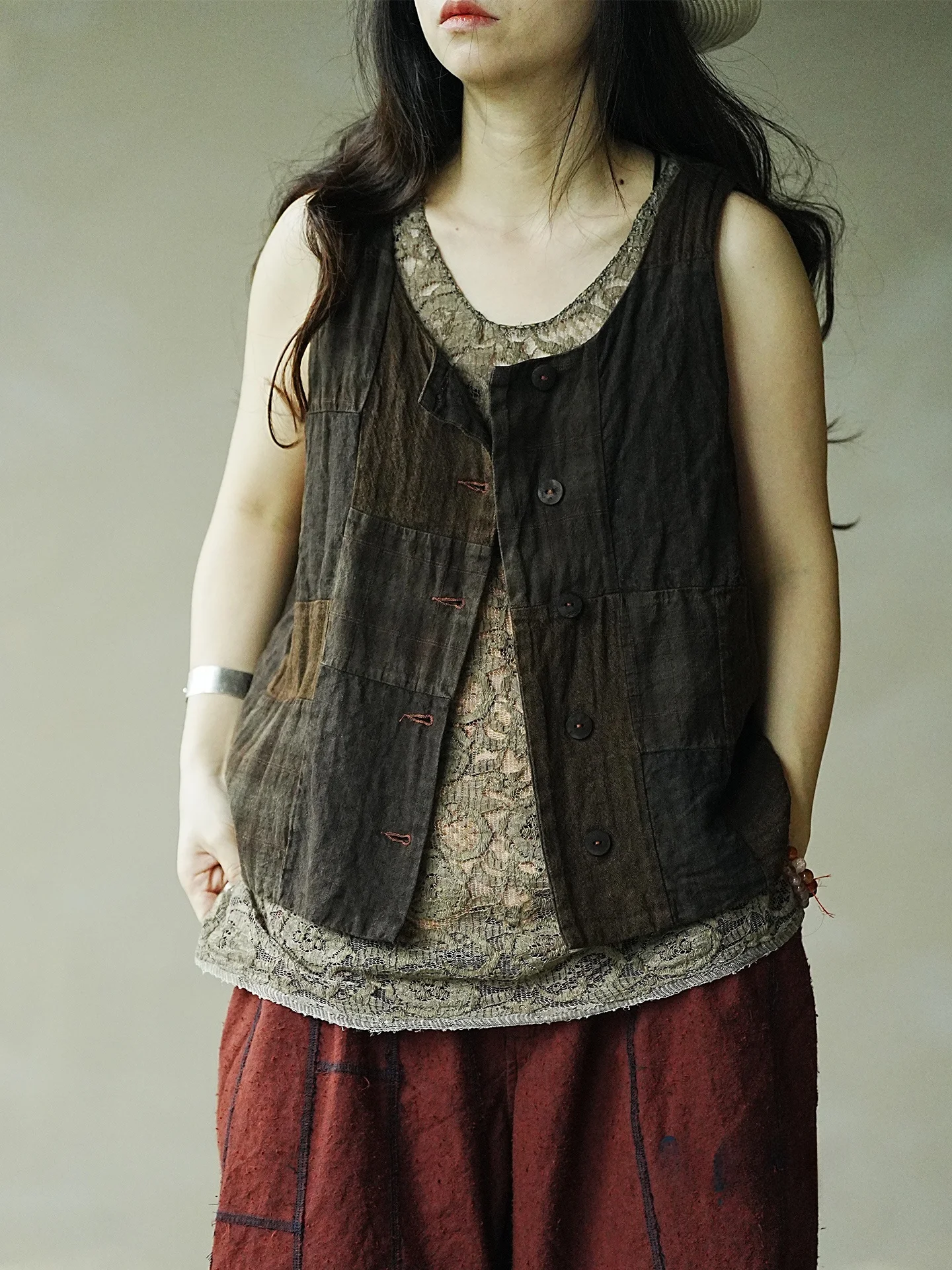 

Loose Plant-Dyed Linen Patchwork Vest Original Design Retro Artistic Relaxing Feel Cloud Mist Series Women's Faion Summer T...