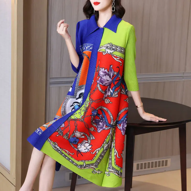 

Age reducing fashion printed dress for spring, new western-style mom's loose and slimming pleated jacket