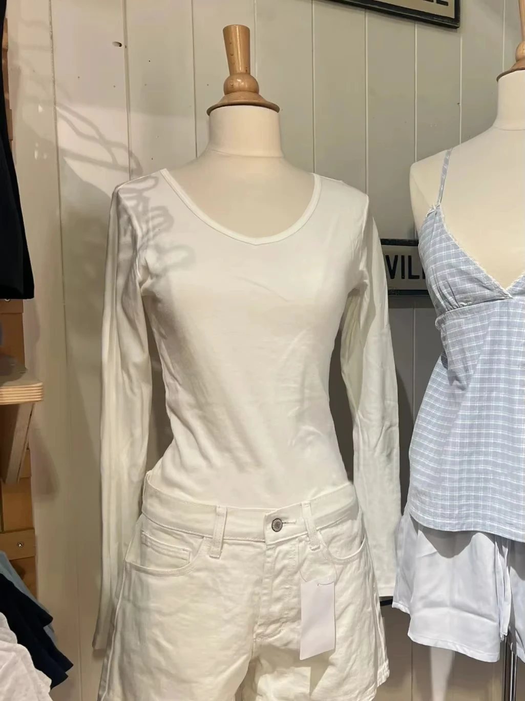 

Sweet White V-neck Basic Long Sleeve Tees Women New Cotton Soft Simple Casual SlimTops Clothes Preppy Style Simple T-shirts Y2K