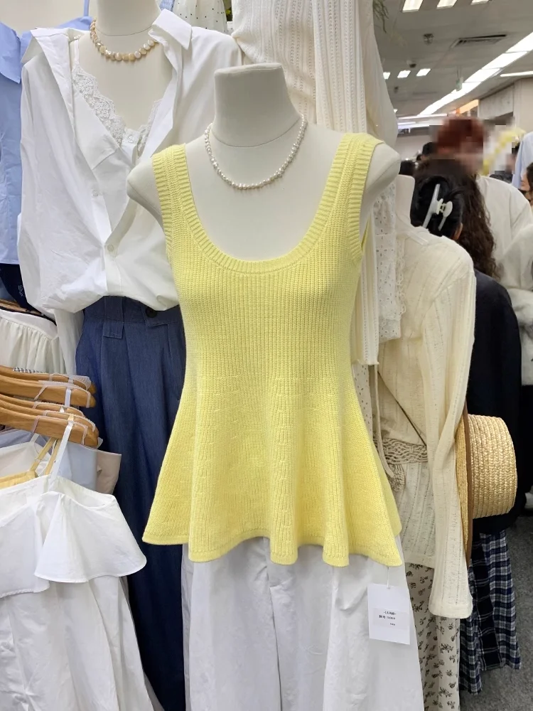 Однотонный вязаный жилет, женский облегающий короткий свитер без рукавов с круглым вырезом, лето 202, темпераментный пуловер с рюшами на талии Y2k