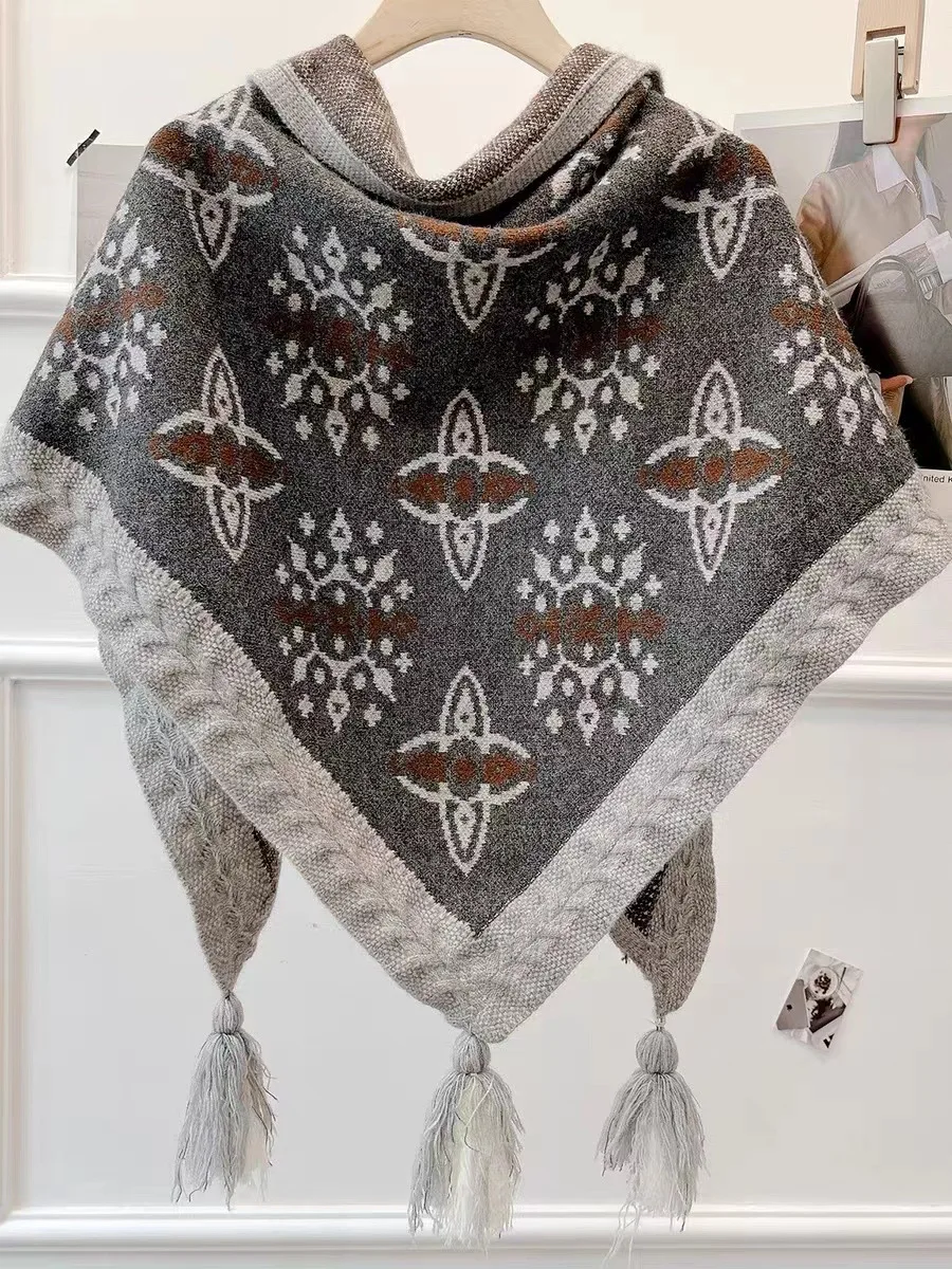 

New Knitted Jacquard Vintage Ethnic Style Hanging Beard Triangle Scarf Forest Series Vintage Neck Protection Triangle Shawl Gray