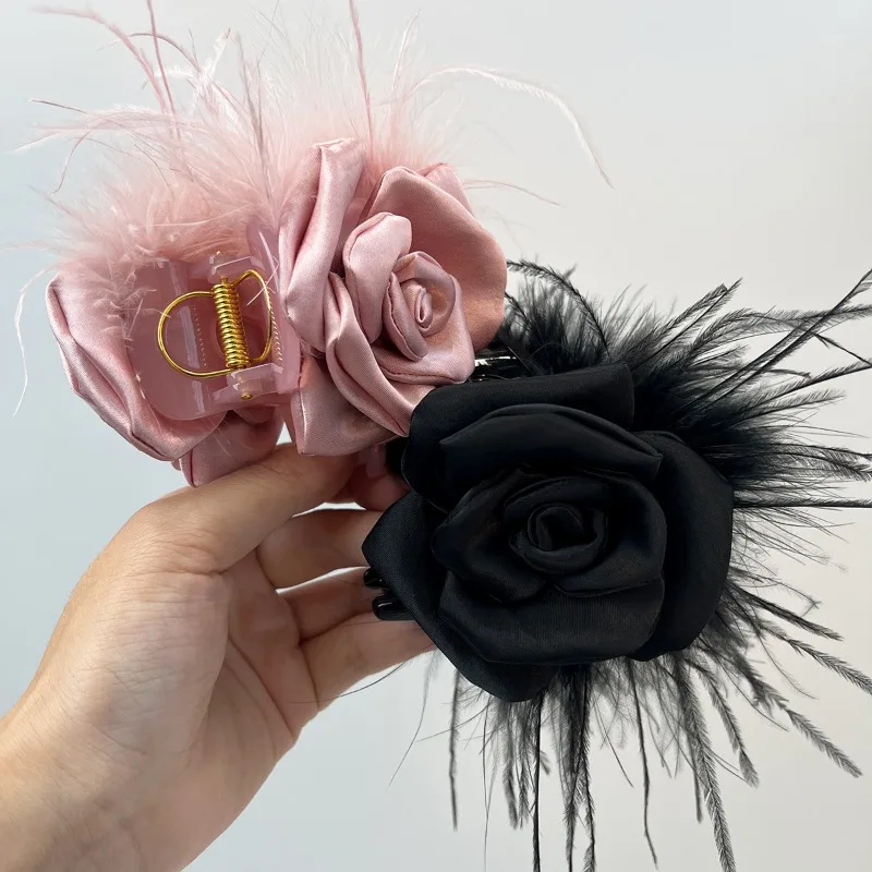 

1pcs Elegant Feather Camellia Rose Hair Clip Masquerade Ball Party Daily Wear Fashion Hair Accessories