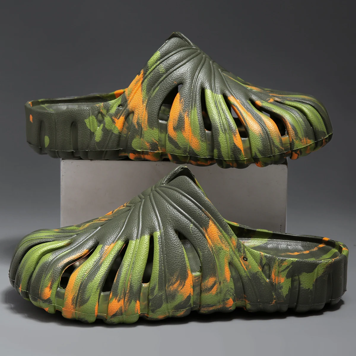 

Camouflage Closed-Toe Sandals for Men and Women, Summer Men's Slippers, Hollow Breathable Non-Slip Beach Sandals and Slippers