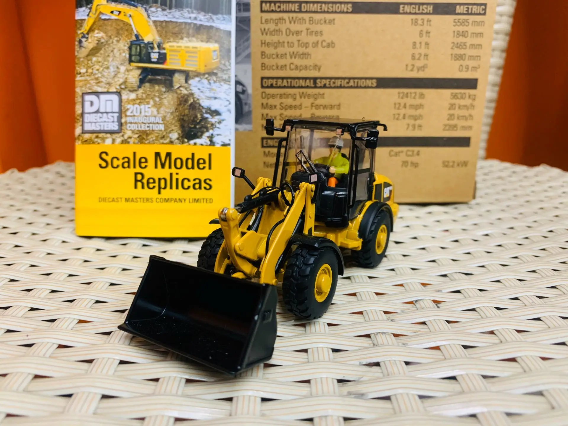 DM-85213C 1:50 906H Loader Excavator Collectible Construction Machinery Toy Scene Decoration Boy's Birthday Gift