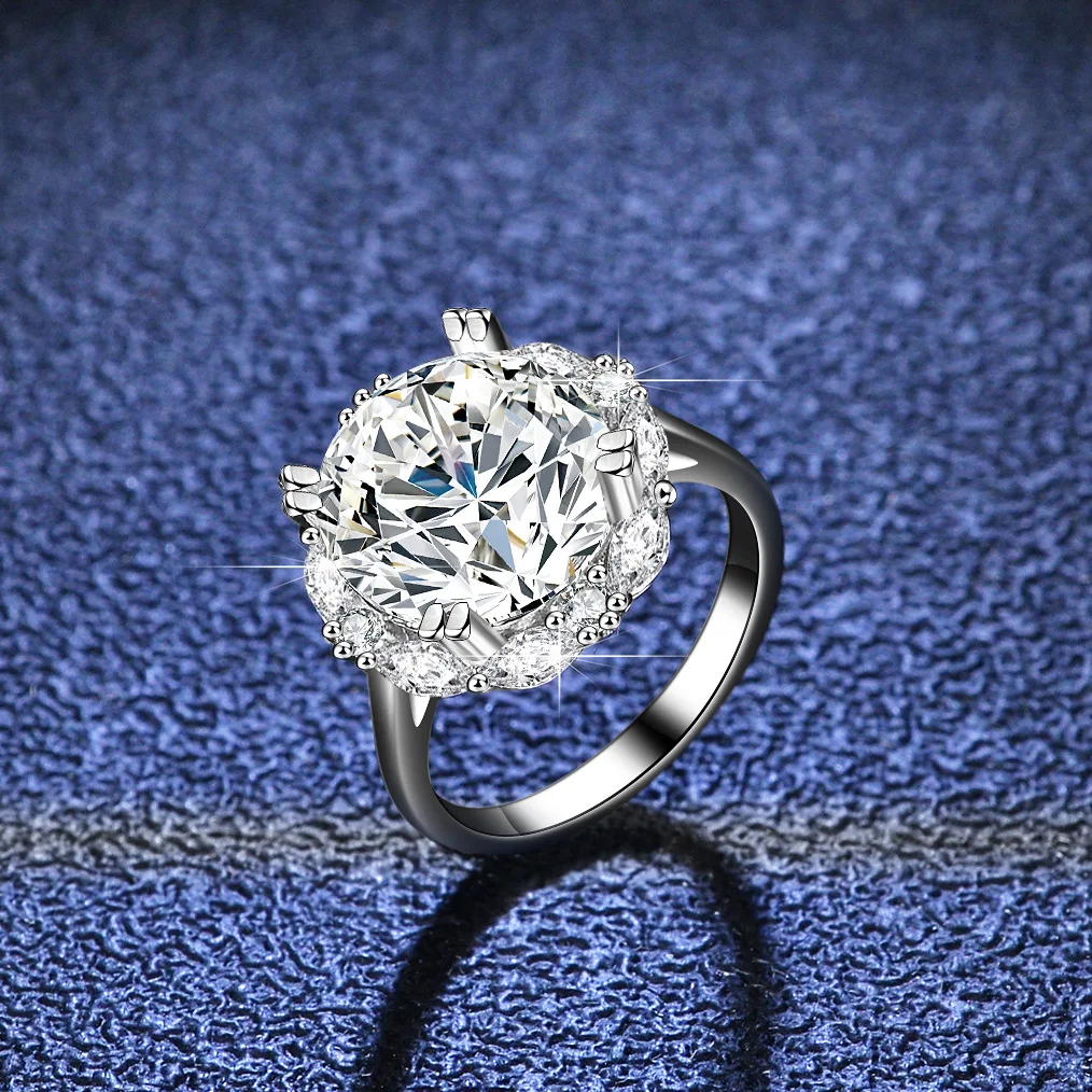 

Classic Four Claw 18K Gold Set with 5-Carat Moissanite Ring, Women's Double Row Pigeon Egg Platinum PT950 Diamond Jewelry