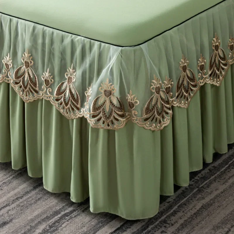 Light luxury solid color raw cotton embroidered bed skirt single piece, European balsa style lace non-slip protective cover