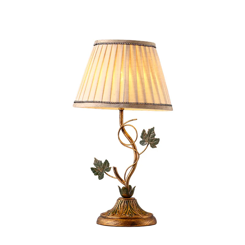 

American pastoral decoration wedding room bedroom bedside table lamp French simple creative European retro living room lamp