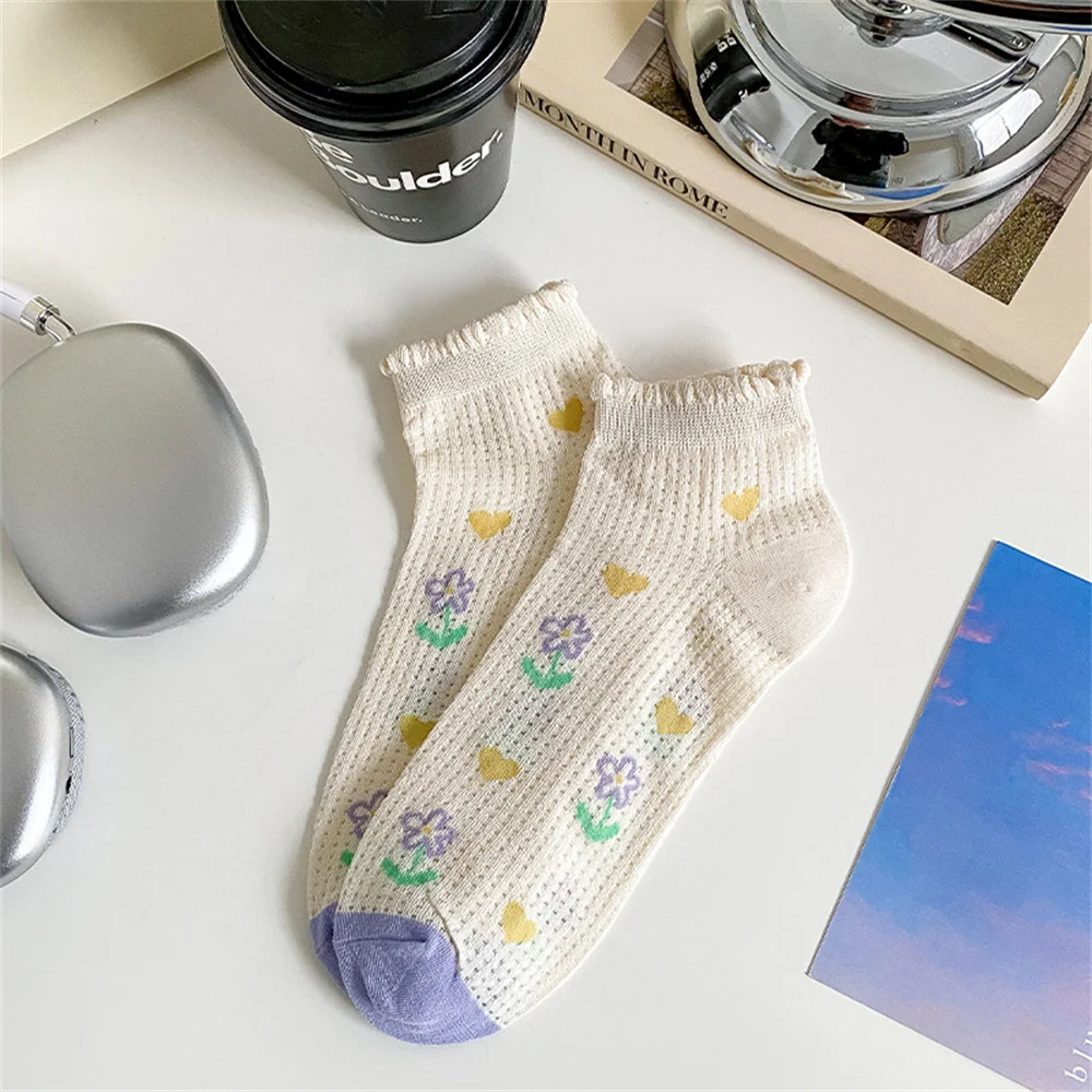 1Pair Women Cartoon Bear Printing Mesh Ultra-thin Socks Ladies Low-top Shallow-mouth Summer Thin Breathable Invisible Boat Socks