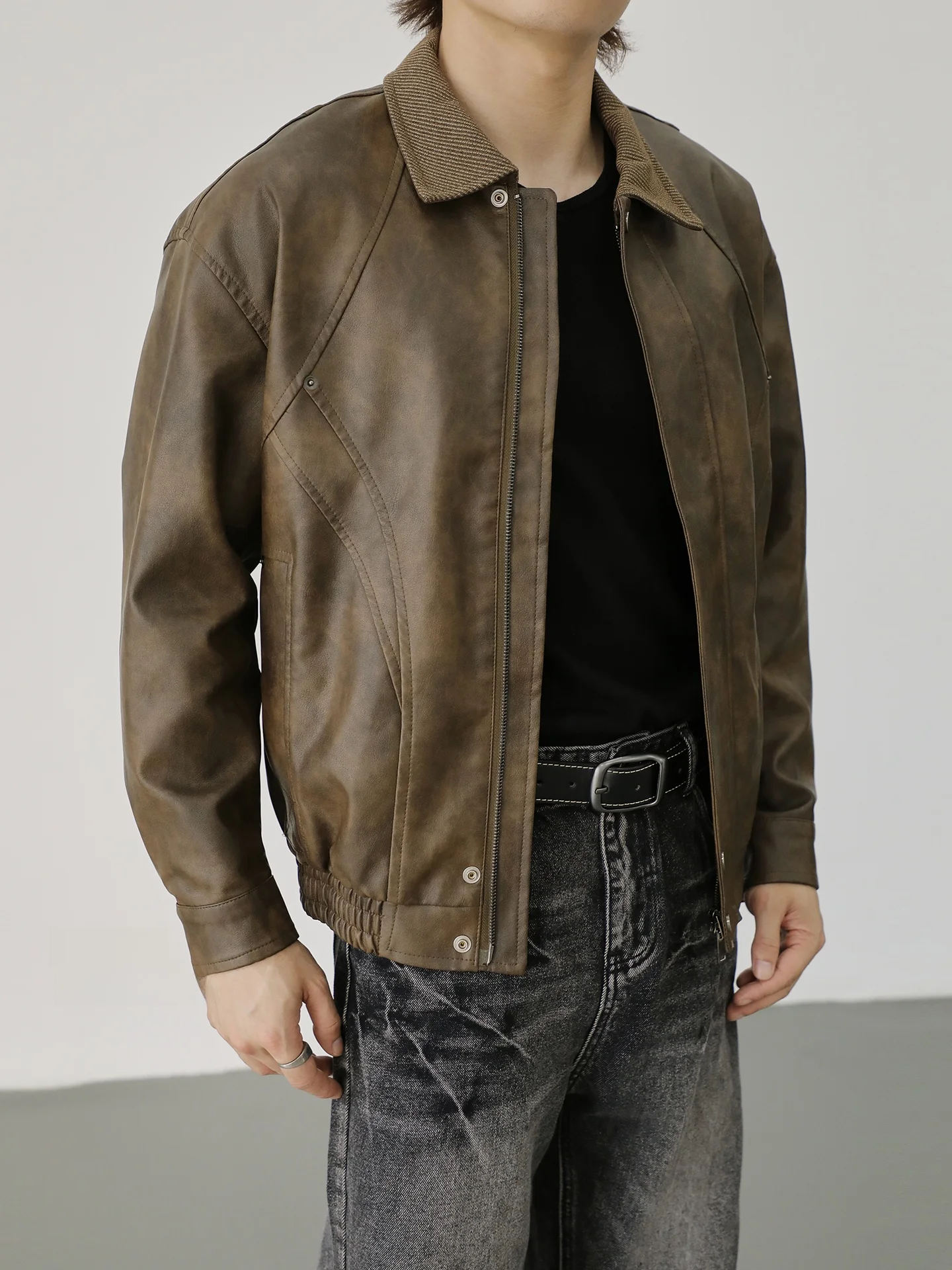 

Повседневное мужское кожаное пальто с простым воротником-стойкой, осень 2024, новинка 2024, японская универсальная рабочая одежда большого размера в стиле ретро...