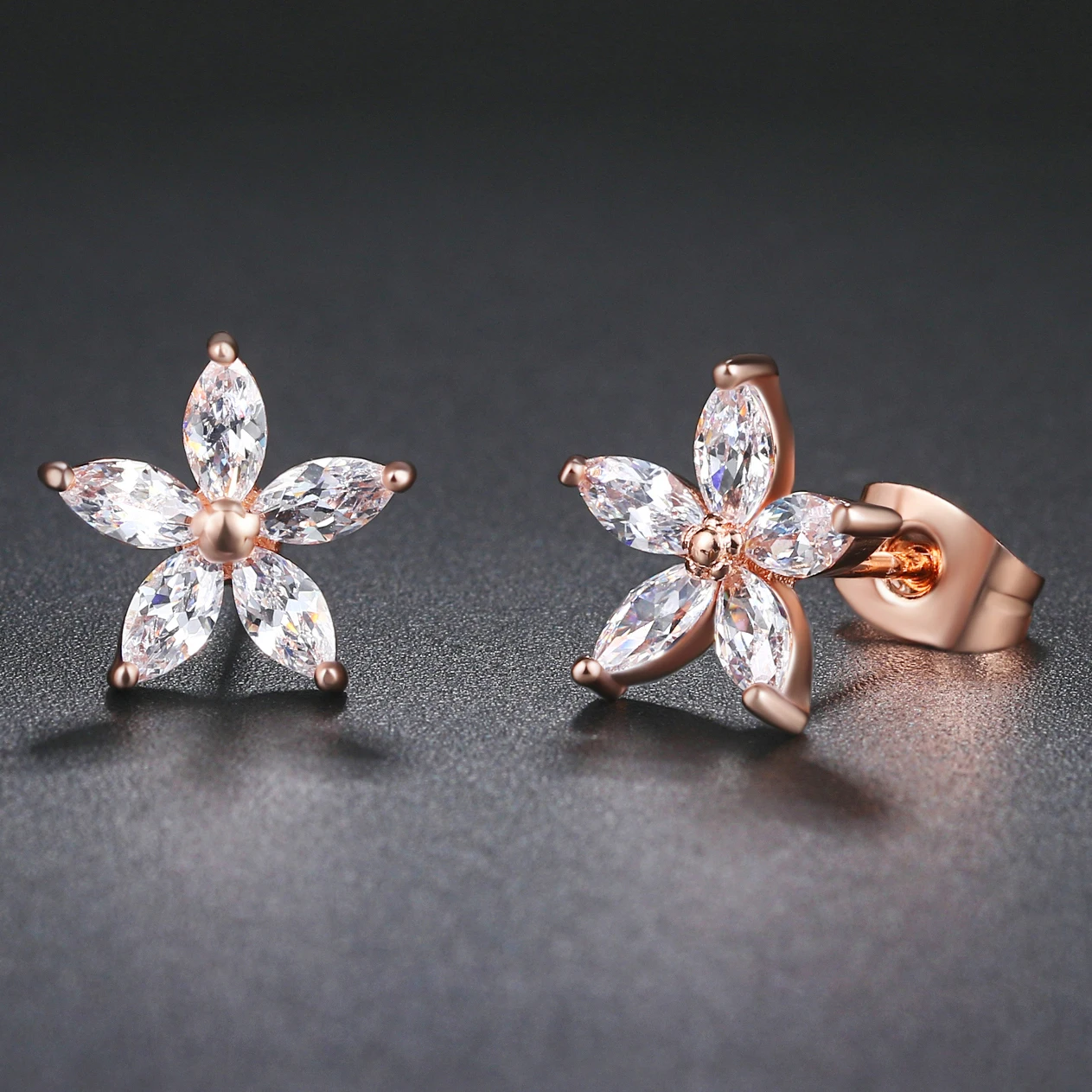 Shining Piercing Flower Stud Earring For Women Cute Rose Gold Color Crystal Wedding Party Accessories Gifts Fashion Jewelry E007