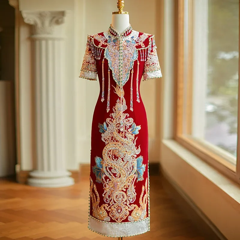 

Women Xiuhe Embroidery Diamond Cheongsam Hanfu Chinese Style Wedding Costume Groom Classical Tang Suit Velvet Toasting Dress