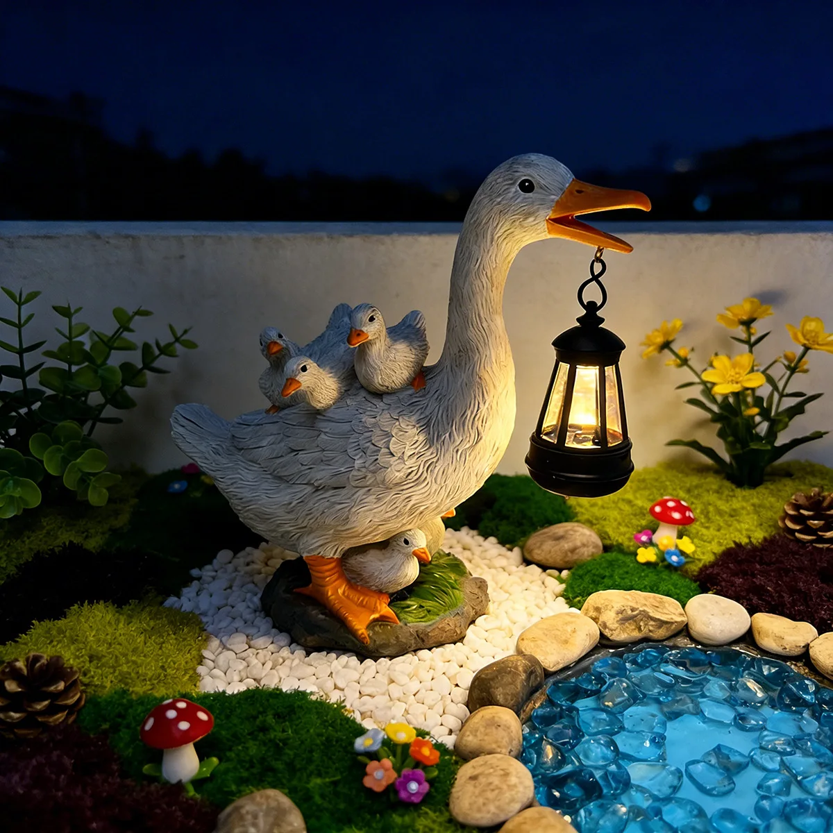 Duck Family Statue with Solar Lantern, Resin Garden Ornament, Mother Duck with Ducklings & LED Light, Outdoor Patio Decor