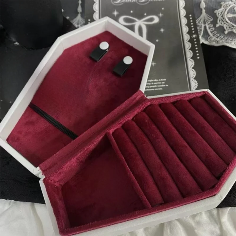 

Готическая шкатулка для драгоценностей в виде гроба, витрина, бархатная коробка для подарка на Хэллоуин, элегантный кожаный портативный органайзер для ювелирных изделий