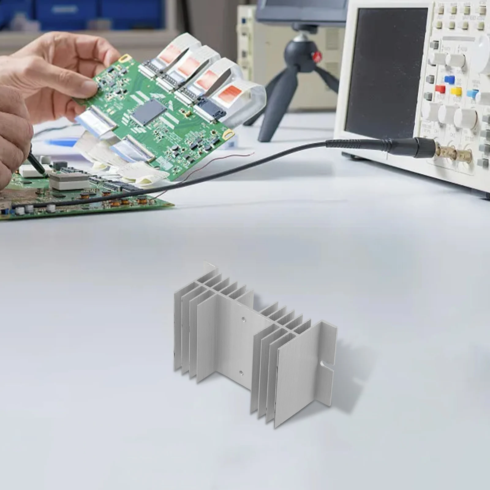 

Система рассеивания тепла из алюминиевого сплава 100A, разработанная для защиты твердотельных реле в ветроэнергетических установках