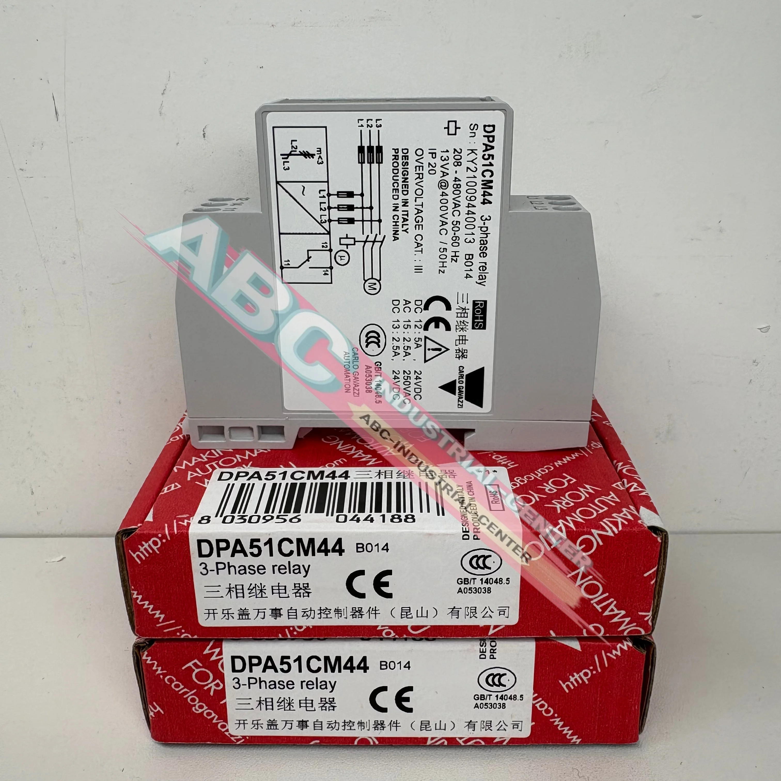

temperature controller XR03CX-4N0F1 100%NEW