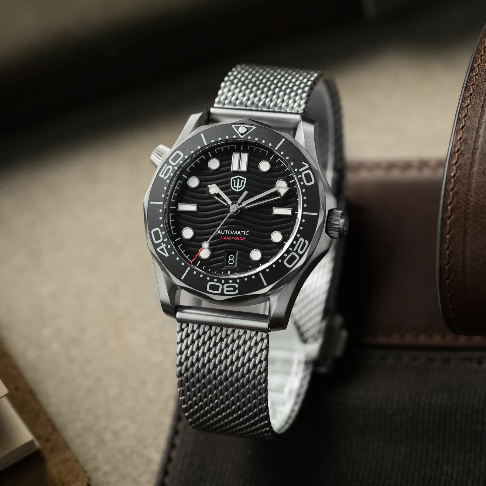 Watchdives WD007 39mm V2 SL3001 Automatische Taucheruhr Titan-Gehäuse Saphirglas 100M Wasserdichtes Ventil Luxus-Herrenuhr – Detail 28