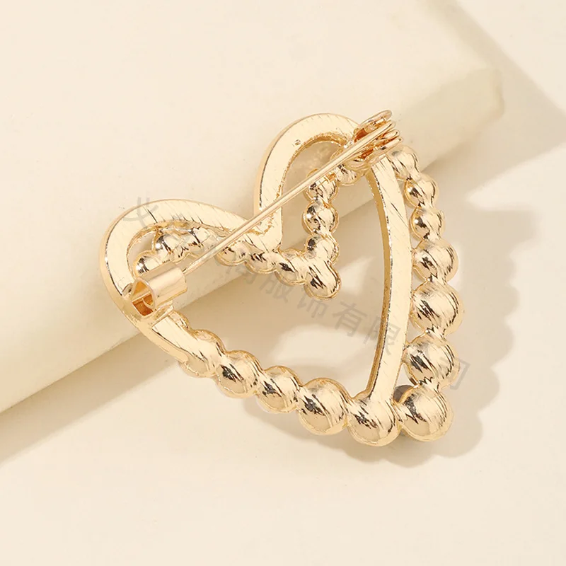 Pearl Love Small Fragrance Brooch Anti-exposure Decoration Decorative Corsage Love Element Zircon Hollow Brooch image 6