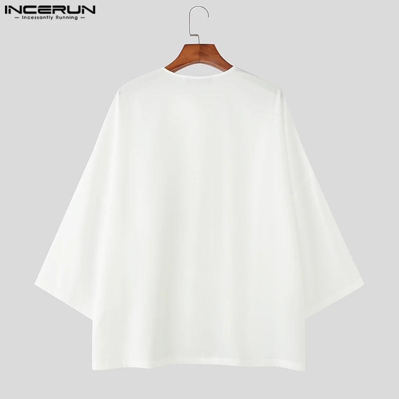 INCERUN Męska Koszula Nieregularna w Paski z Naszywkami, Rękaw 3/4, Luźna Odzież Męska, Styl Koreański, Moda Streetwear, Casualowe Koszule Męskie