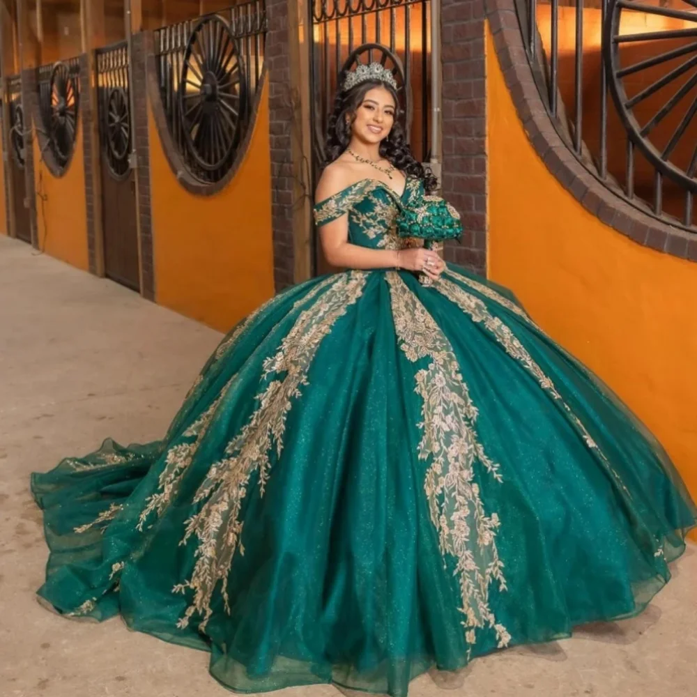 Classy Long Shiny Green Off the Shoulder Tulle Quinceanera Dresses with Appliques Vestidos De 15 Quinceañera 2024