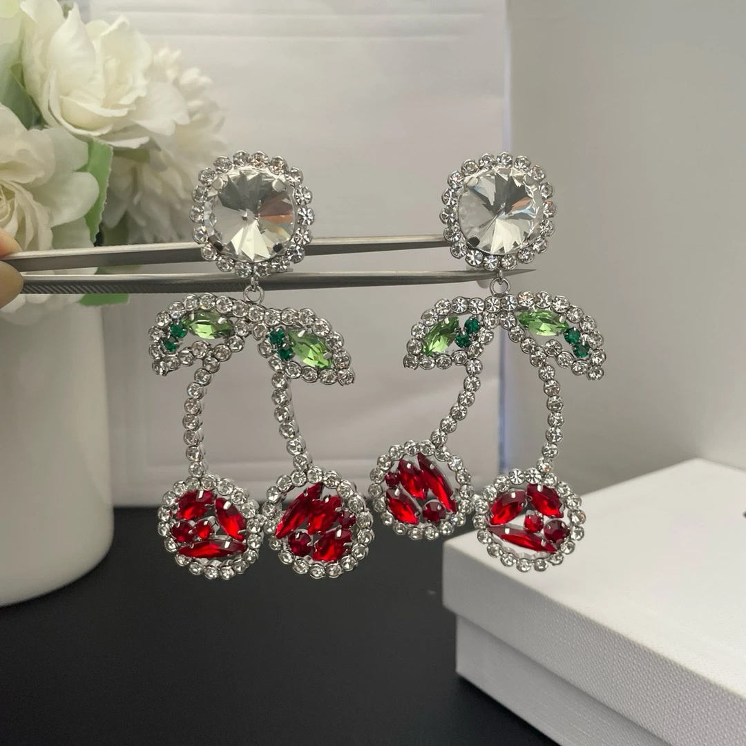 

Light luxury, fashionable temperament, niche, cute, simple and personalized cherry crystal ear clips