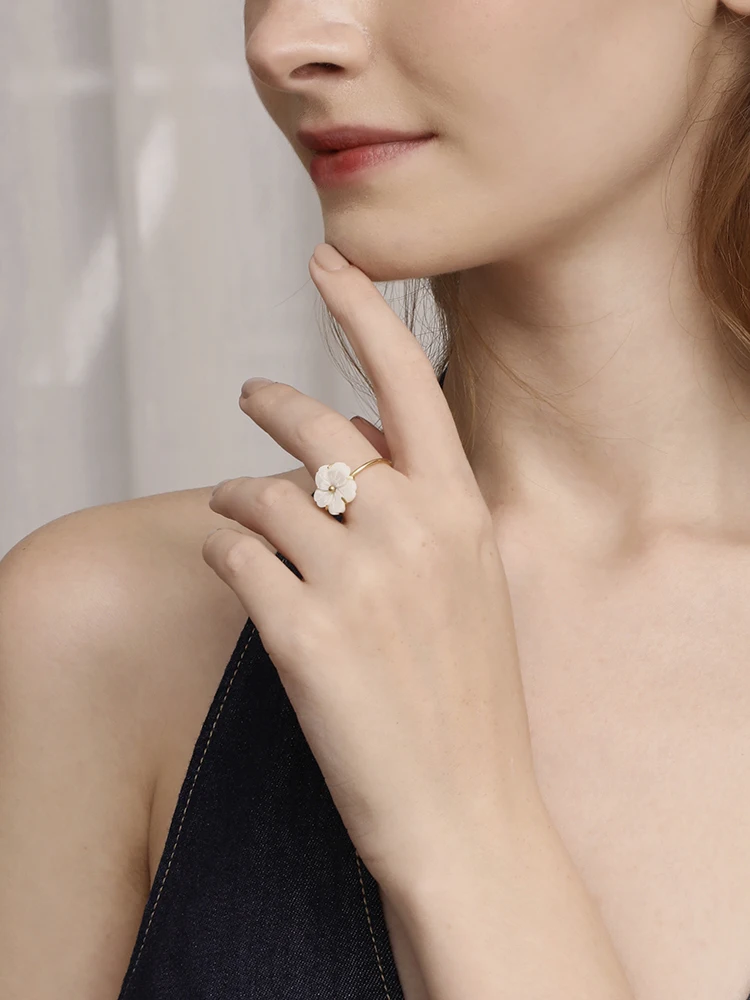 E.B.belle PVD مطلي أنيق الأبيض شل زهرة قابل للتعديل خواتم الفولاذ المقاوم للصدأ النساء حفلة عطلة بيان مجوهرات