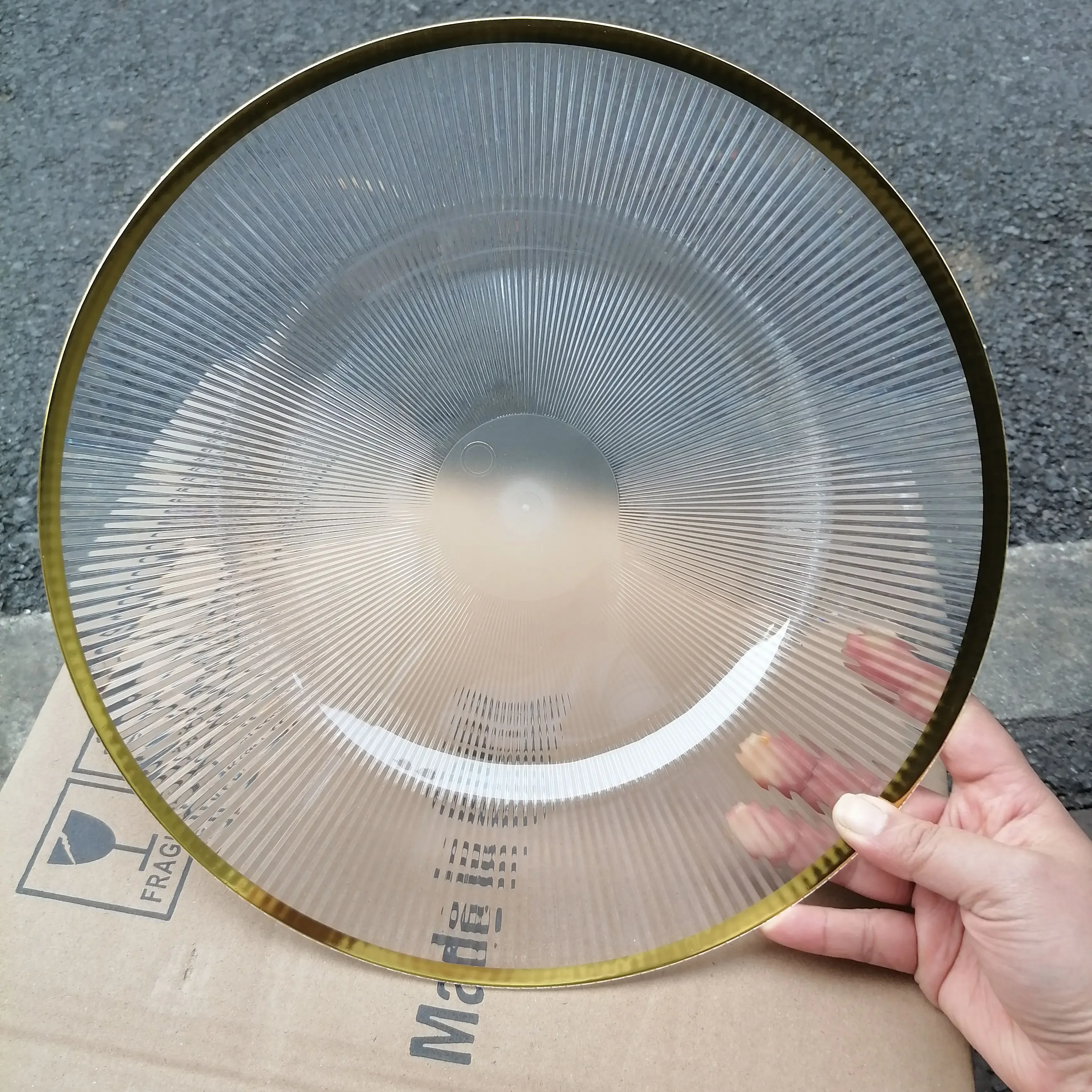 1Pcs Clear Charger Plates 13 Inch Plastic Round Dinner Plate with Gold Rim Dinner Table Decorative Plate for Wedding Birthday