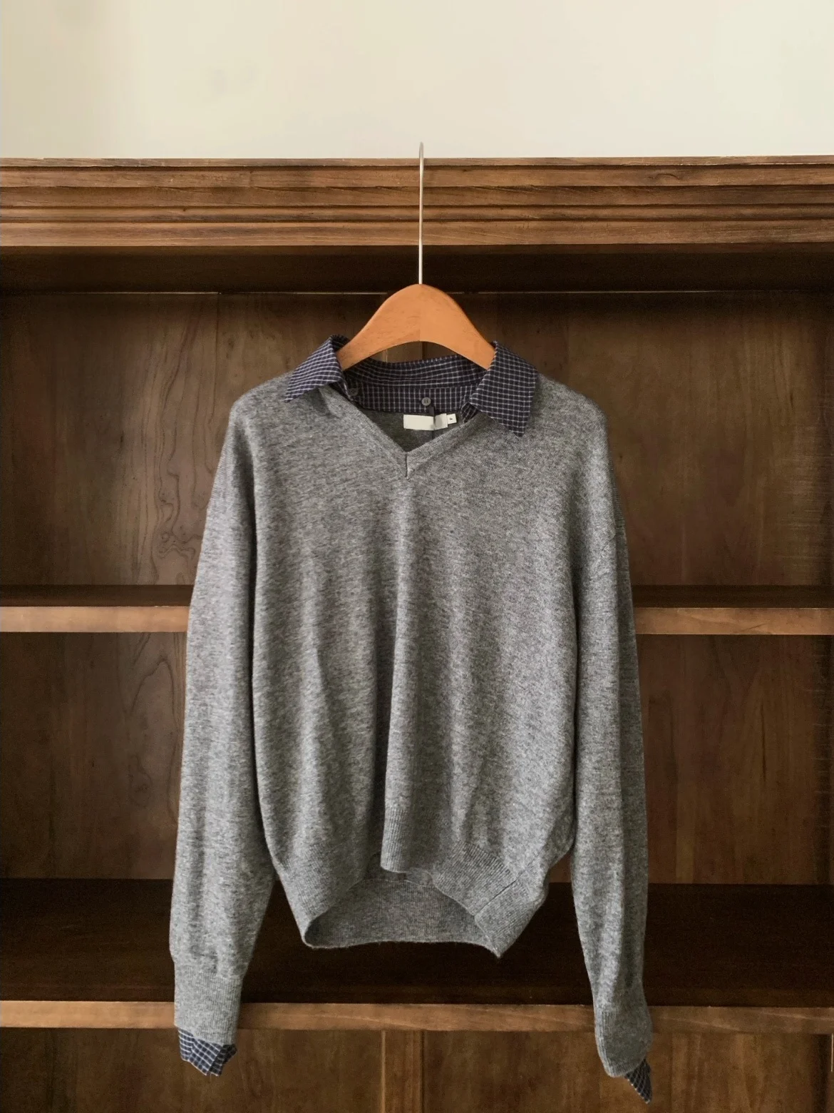 

Gray Knitted Shirt with Detachable Plaid Collar Fake Two-Piece Style Preppy Autumn Fashion for Women Long Sleeve Regular Length