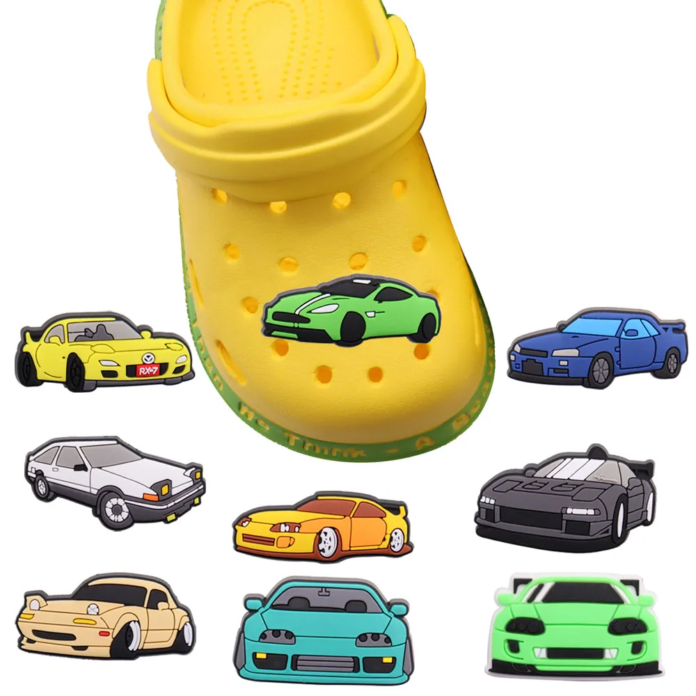 Mix 50pcs PVC Kawaii Cartoon Car Series accessori per ciondoli per scarpe fibbia decorazioni per zoccoli braccialetti fai da te ragazzi regalo per feste per bambini