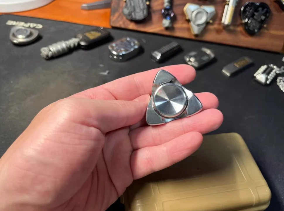 EDC gros chien acier polissage spinner doigt gyroscope jouets de décompression