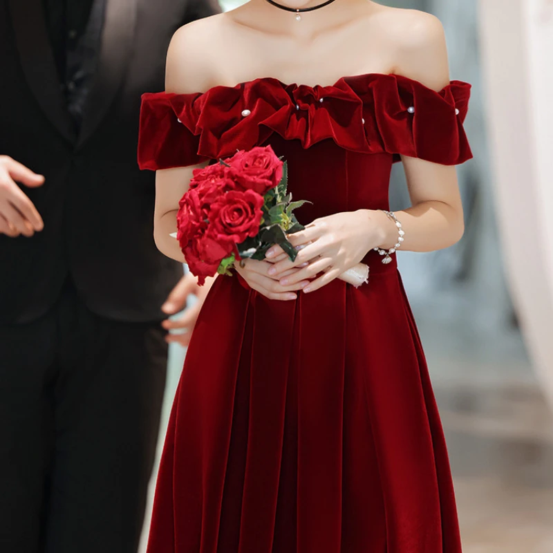 

High End Velvet Solid Slash Neck Temperament Wedding Party Dresses Exquisite Pearl Slim Luxury Vestidos Simple Solid Long Gown