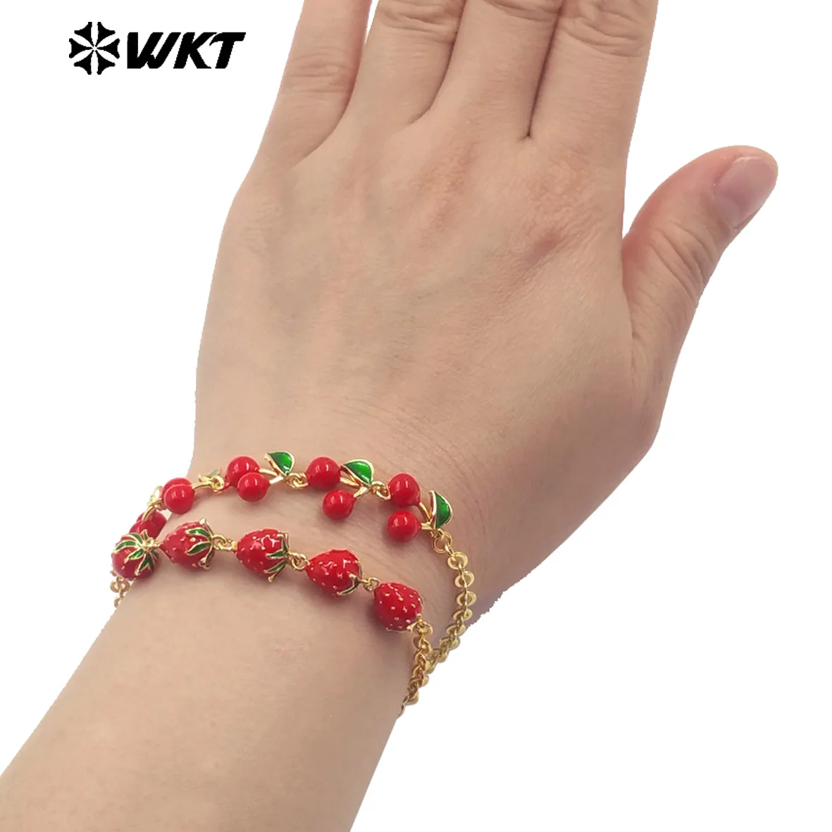 

WT-JF365 New Arrival Fruit Series Cherry And Strawberry Fashion Bracelet Yellow Brass With Drop Oil Gold Plated Ladies Accessory