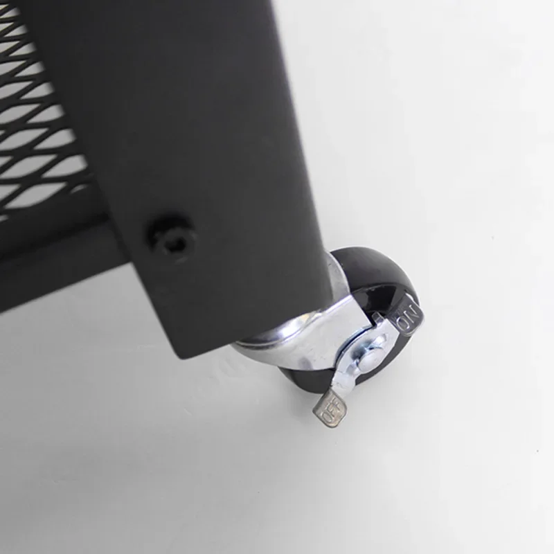 أرضية المطبخ الرجعية مع رف عجلة، رف تخزين صغير متعدد الطبقات من الحديد المطاوع البسيط الشمالي