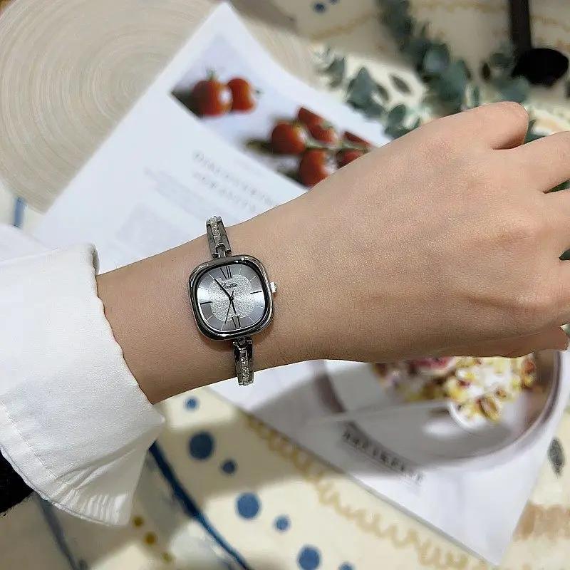 New Luxury And Stylish Women'S Square Watch With Alloy Chain StrapBracelet WatchTimepiece AccessoryFashionable Quartz Wristwatch